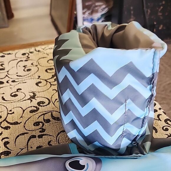 Shark Themed Kids Floatation Device - Picture 5 of 13